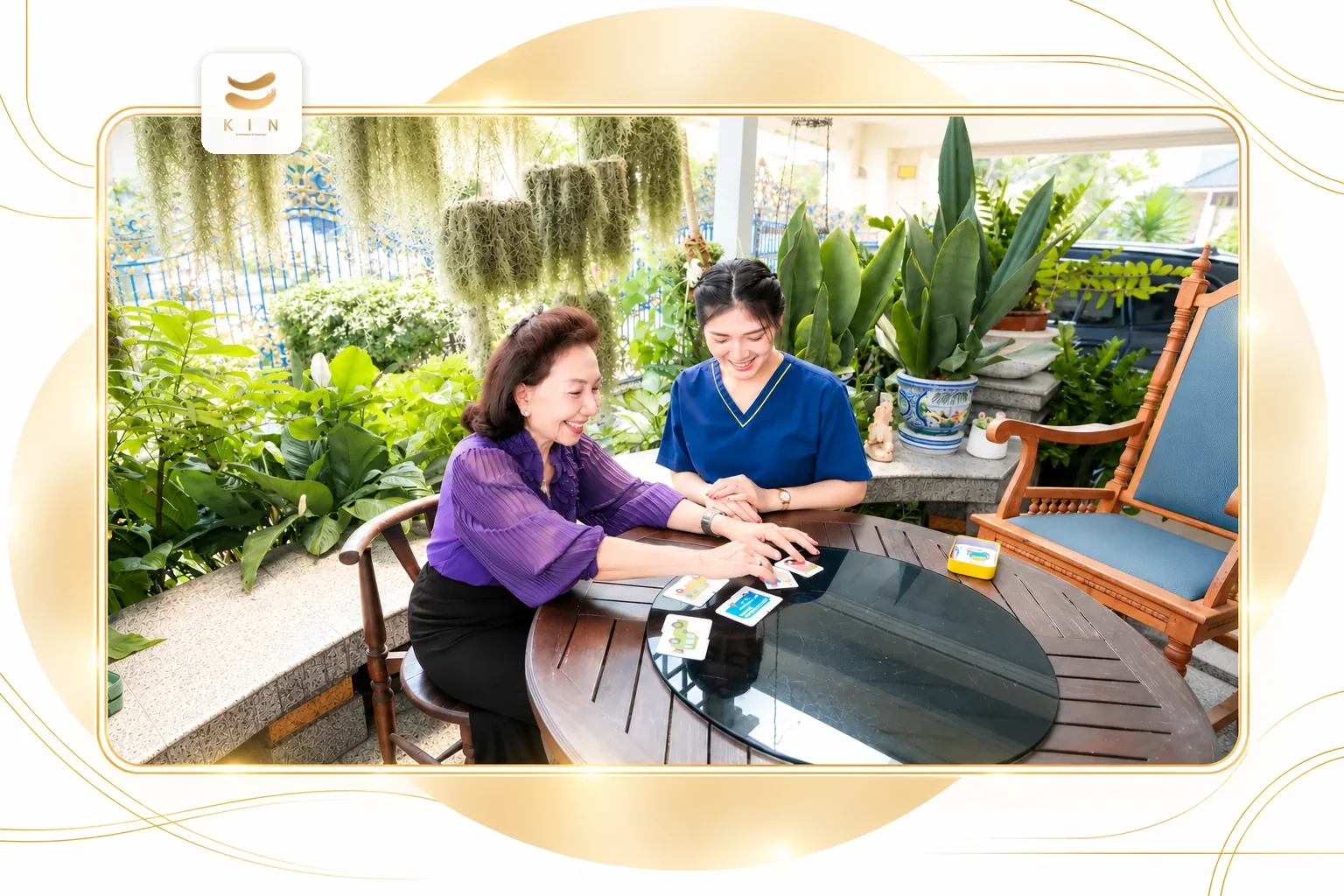 นักกิจกรรมบำบัด KIN HomeCare ฝึกความคิดความจำด้วยบัตรภาพกับผู้สูงอายุที่บ้าน Occupational Therapy Cognitive Training at Home ศูนย์ฟื้นฟูคิน KIN