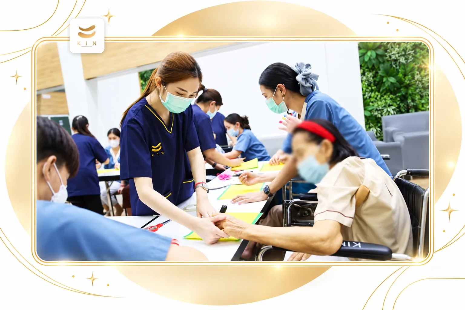 ผู้สูงอายุออกกำลังกายกลุ่มตอนเช้าในโปรแกรมดูแลระยะยาว &mdash; morning group exercise in long-term elderly care ศูนย์ฟื้นฟูคิน KIN