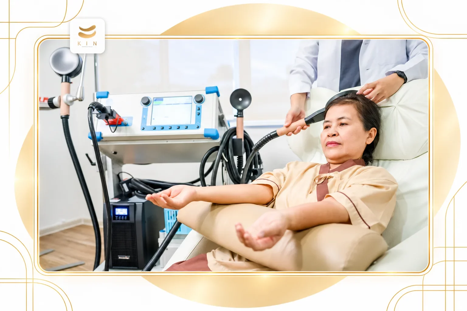 ฟื้นฟูด้วยเครื่องมือกายภาพบำบัดที่ศูนย์ KIN · ภาพประกอบจากภาพจริงของ KIN Rehabilitation ฟื้นฟูด้วยเครื่องมือกายภาพบำบัดที่ศูนย์ KIN · ภาพประกอบจากภาพจริงของ KIN Rehabilitation