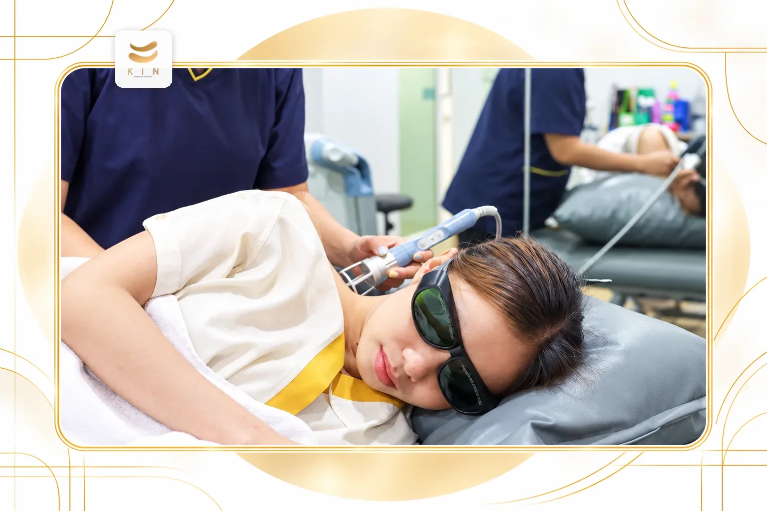 รักษาอาการปวดด้วยเลเซอร์กำลังสูง · ภาพประกอบจากภาพจริงของ KIN Rehabilitation รักษาอาการปวดด้วยเลเซอร์กำลังสูง · ภาพประกอบจากภาพจริงของ KIN Rehabilitation