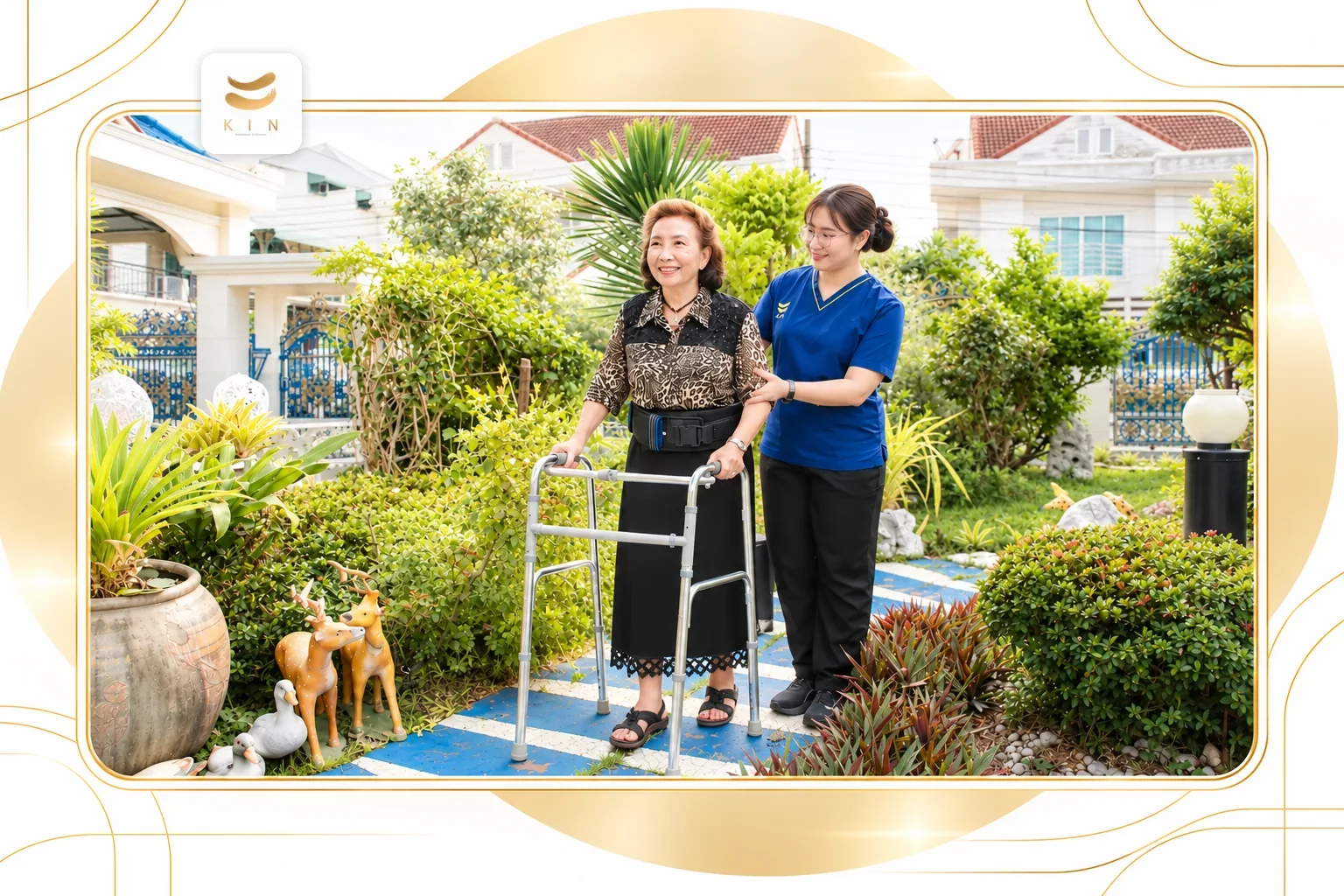 นักกายภาพบำบัด KIN HomeCare ฝึกเดินด้วย Walker กับผู้สูงอายุในสวนบ้าน Home Physical Therapy Walker Gait Training ศูนย์ฟื้นฟูคิน KIN