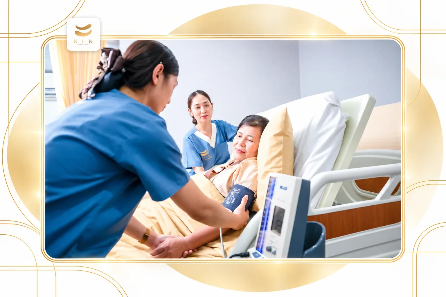 พยาบาลวิชาชีพ KIN วัดความดันโลหิตผู้เข้ารับบริการด้วยเครื่องวัดอัตโนมัติ nurse measuring blood pressure vascular risk ศูนย์ฟื้นฟูคิน KIN