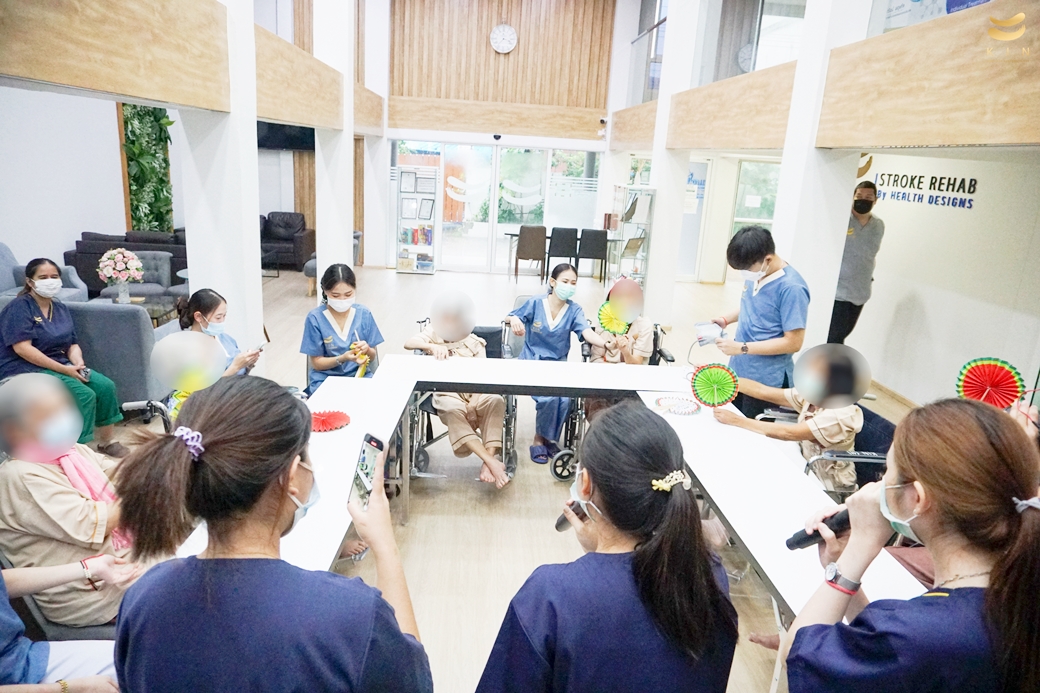 ภาพกิจกรรมบำบัดกลุ่ม ทำใบพัดรูปแตงโม ณ ศูนย์ KIN - Rehabilitation ...