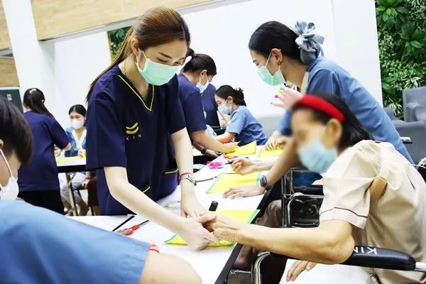 ฝึกเดินด้วย Aquatic Treadmill ลู่วิ่งใต้น้ำ ฟื้นฟูการเดินหลัง Stroke ศูนย์ฟื้นฟูคิน KIN